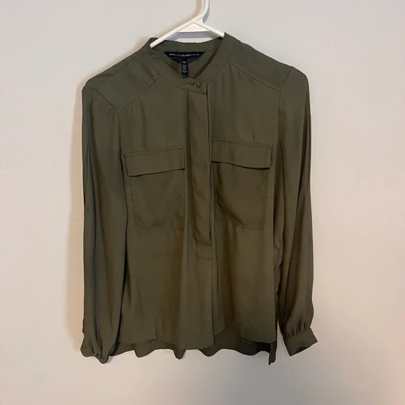 Banana Republic Olive Green Utility Blouse Women’s XS Long Sleeve Pocket Top - Picture 2 of 8
